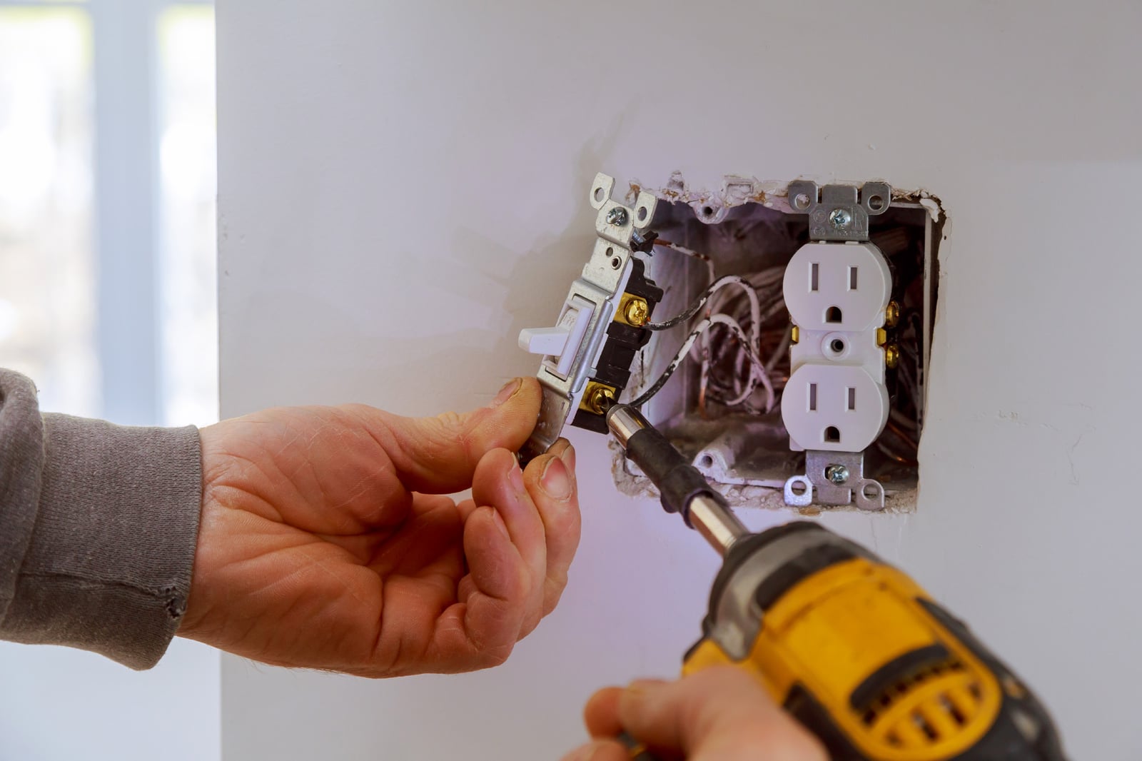 KUNTZ ELECTRIC cover photo