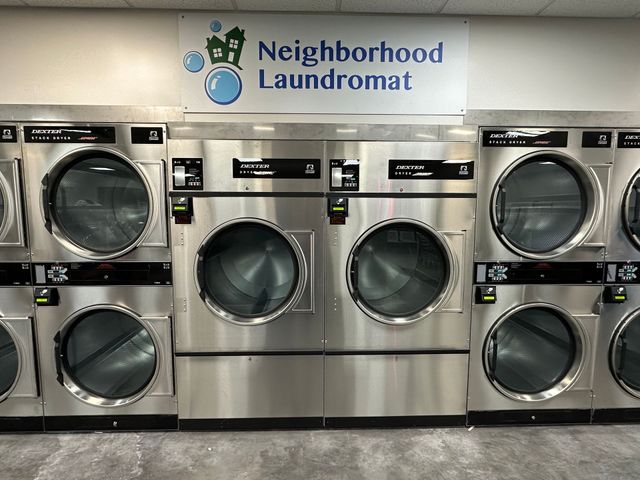 Neighborhood Laundromat, Strawberry Street work photo