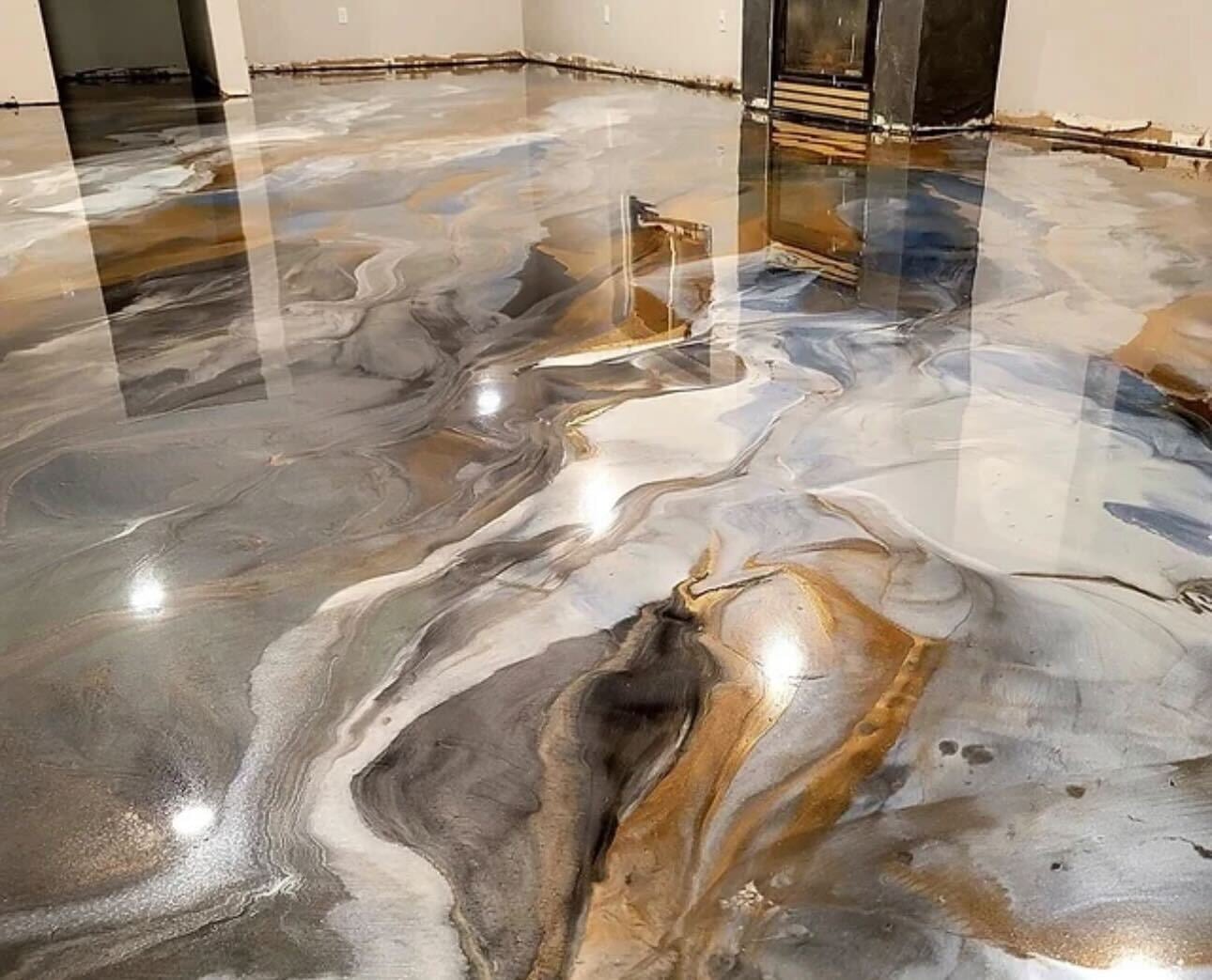 LEX Floors - Epoxy Resin Metallic and Flakes work photo