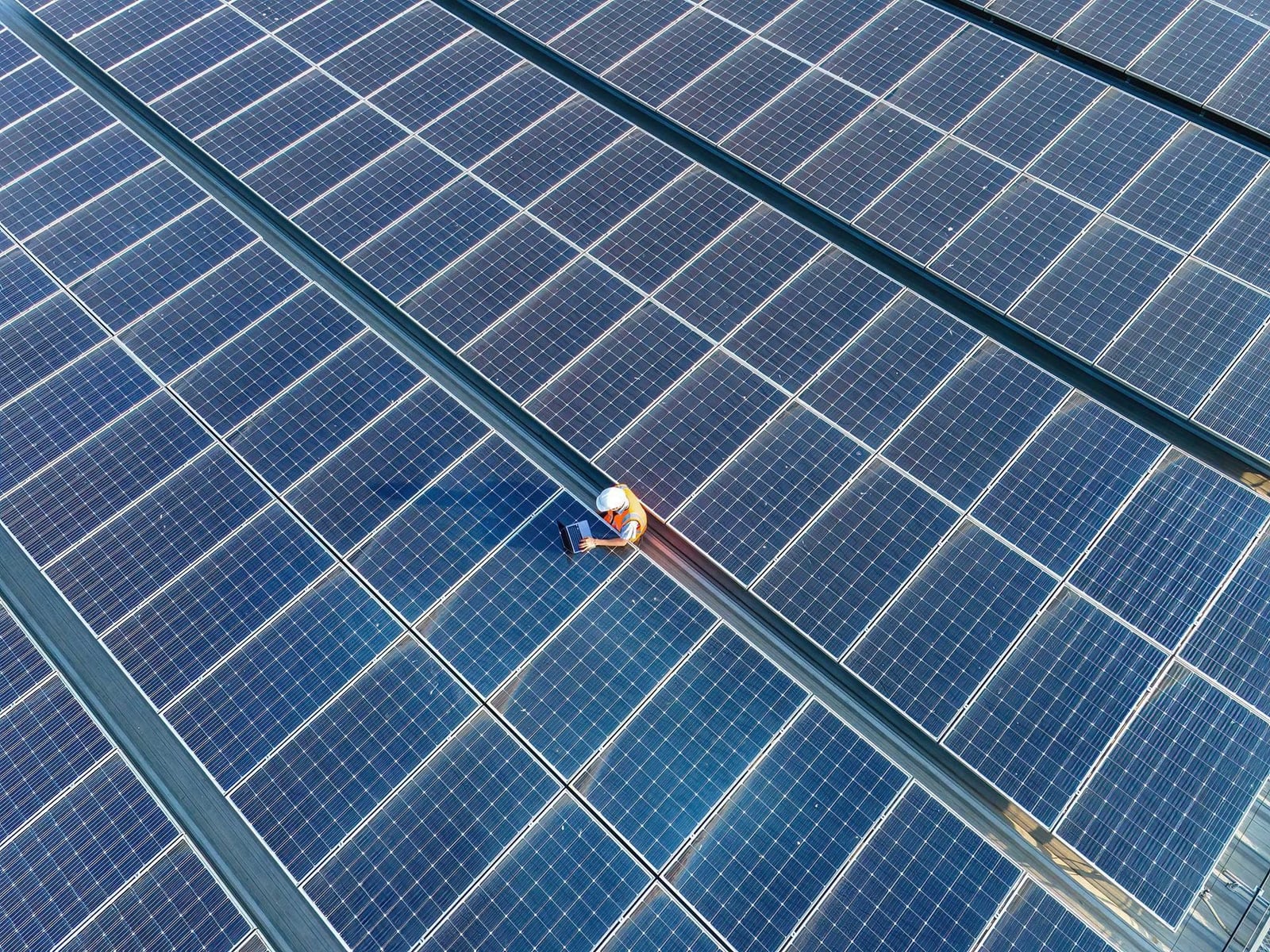 N E ELECTRIC LLC cover photo