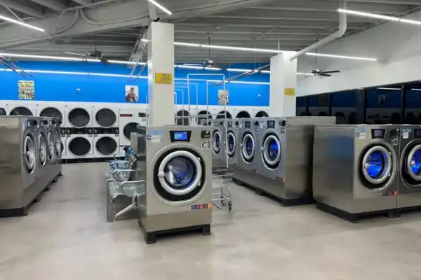 Tiny Bubbles 24 Hour Phoenix Laundromat work photo