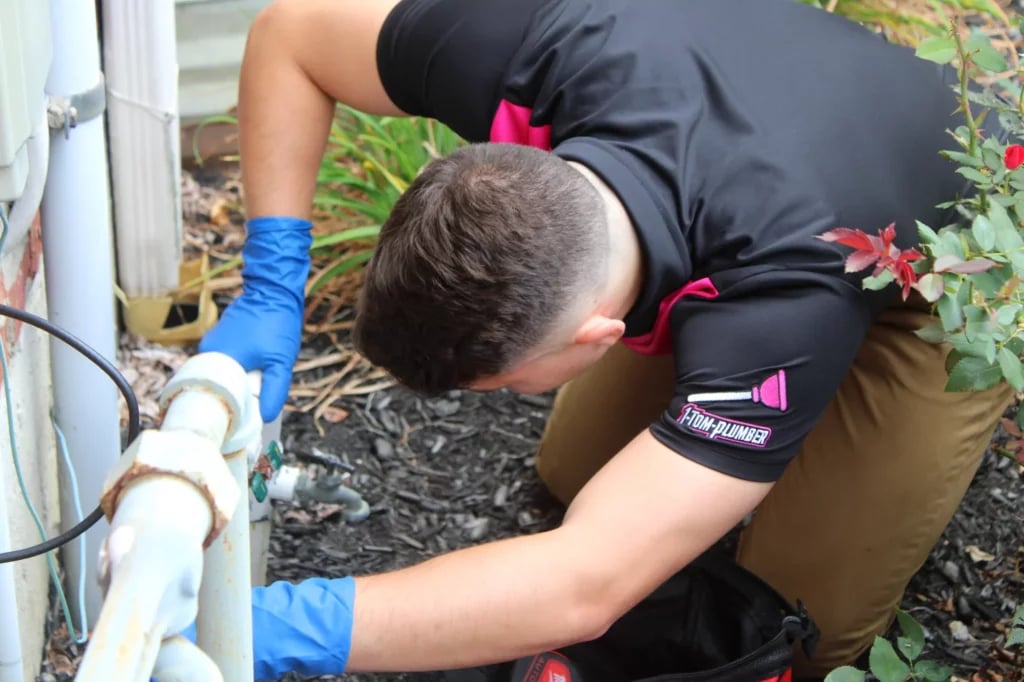 1-Tom-Plumber cover photo