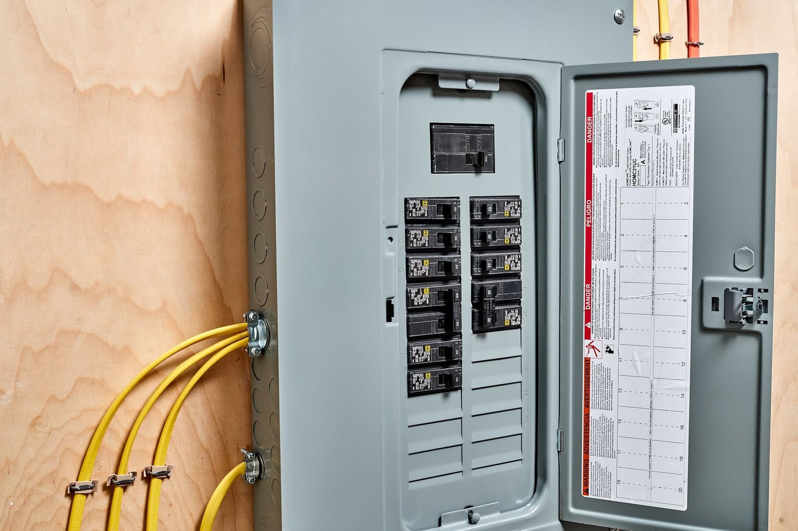 LUKES ELECTRIC LLC cover photo