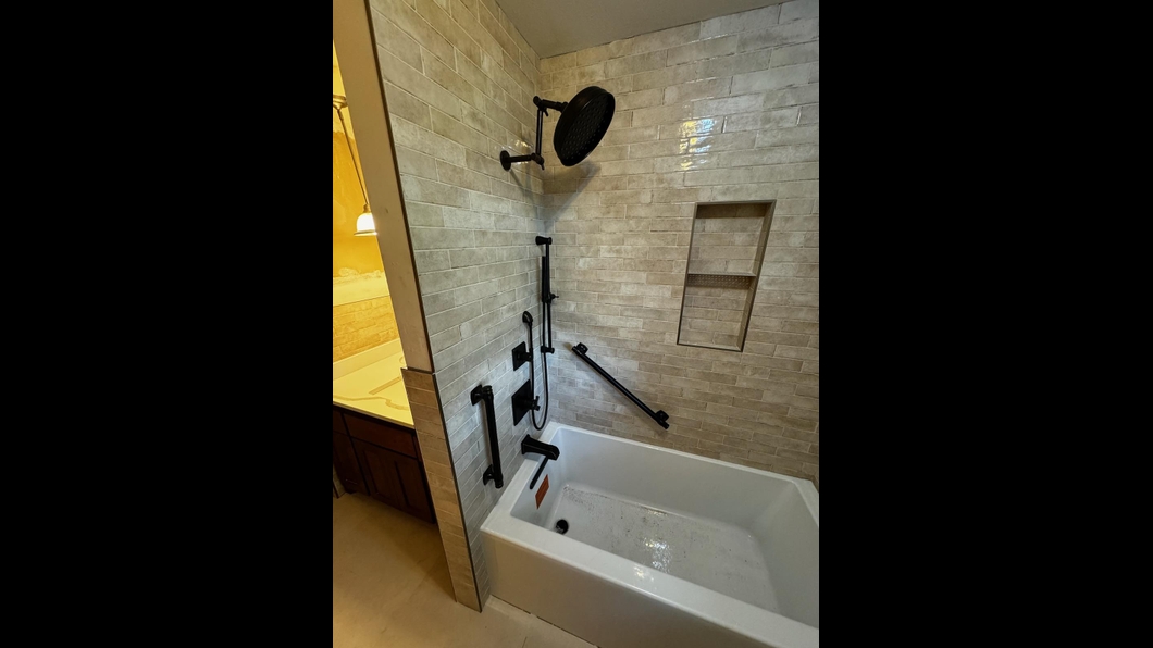 L&L BUILDERS LLC cover photo