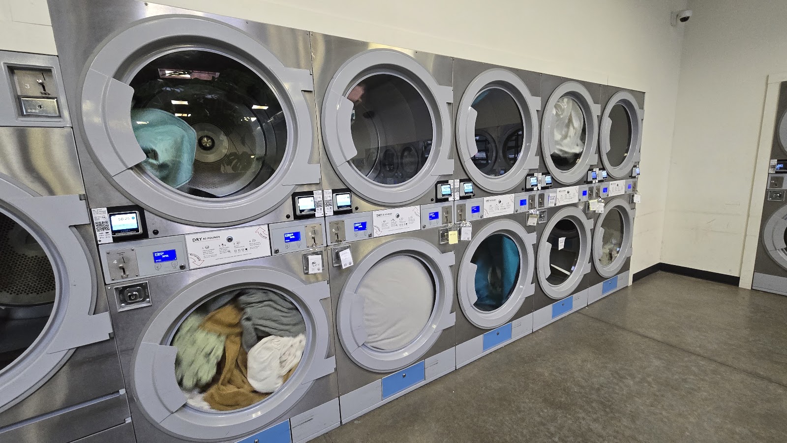 Spin Laundry Lounge work photo