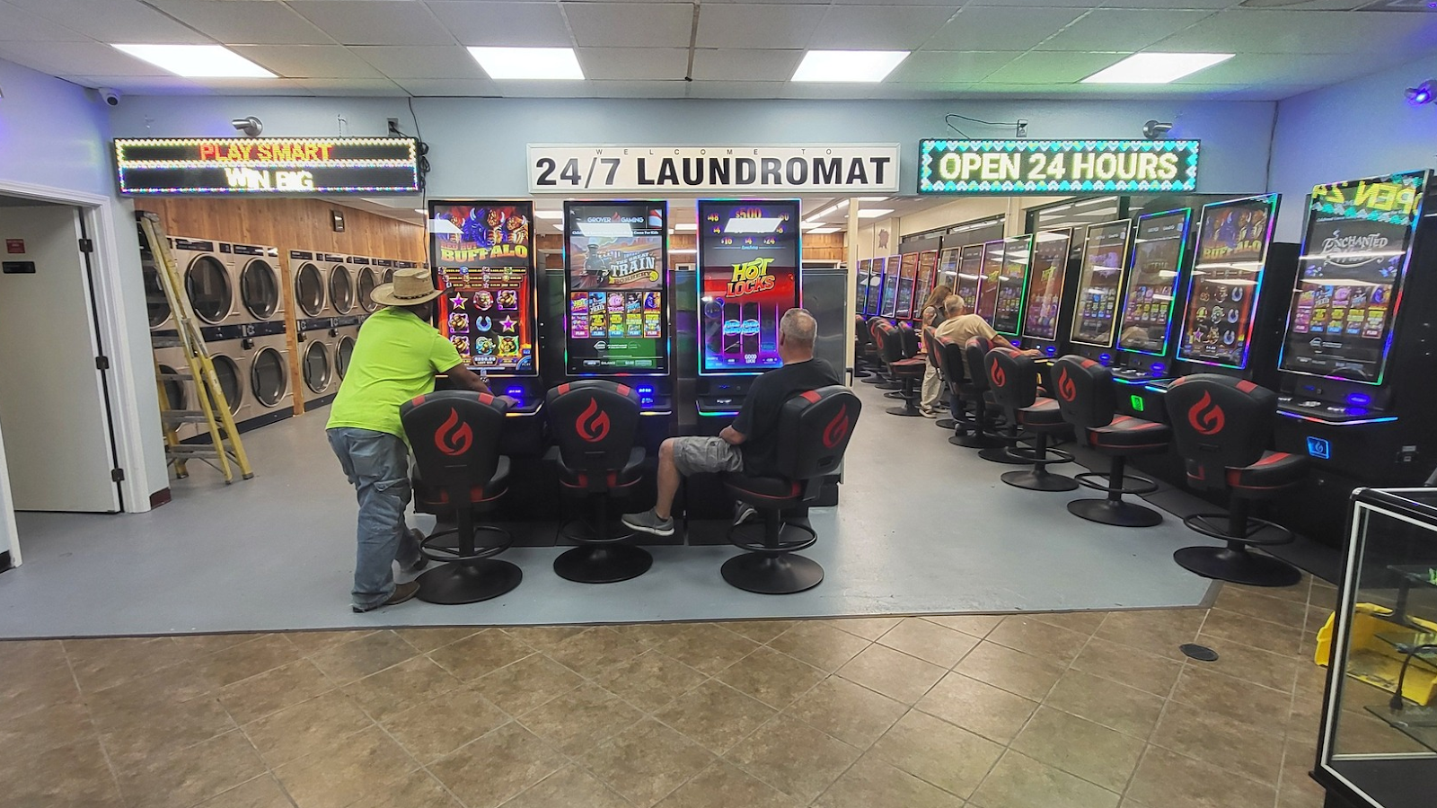 247 LAUNDROMAT work photo
