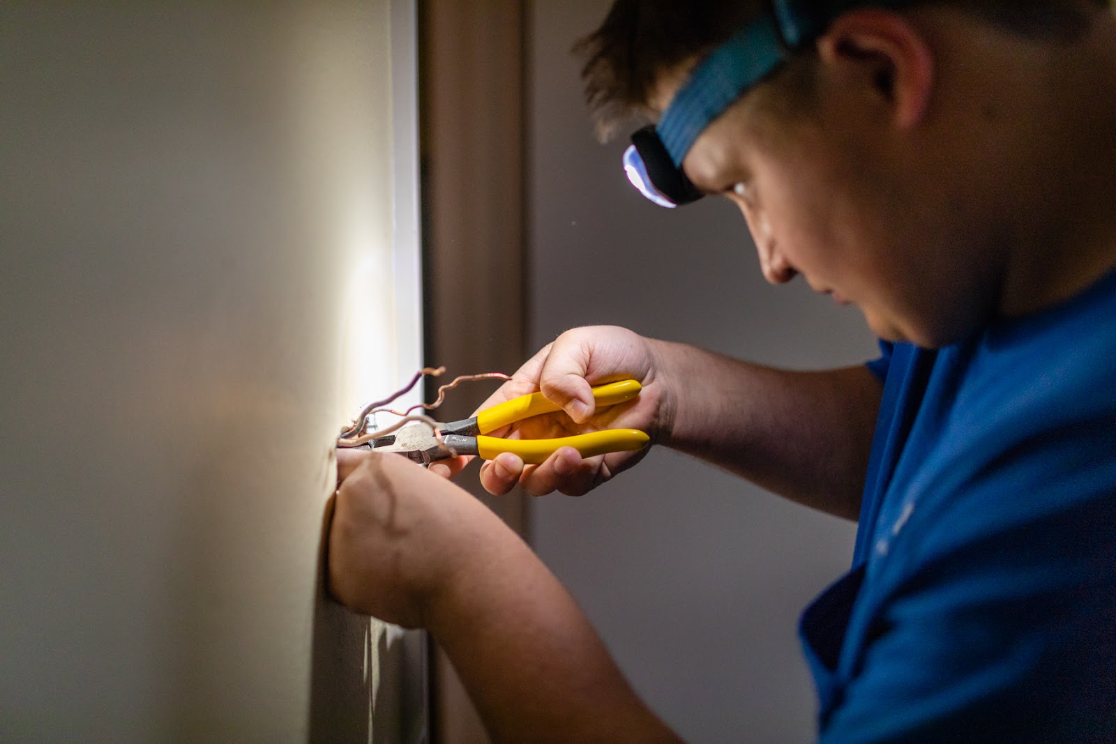 AC ELECTRIC LLC cover photo