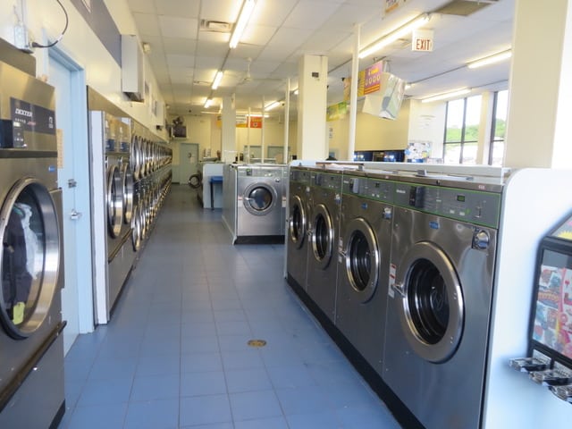 Richmond - Hull Street Laundry Land Laundromat work photo