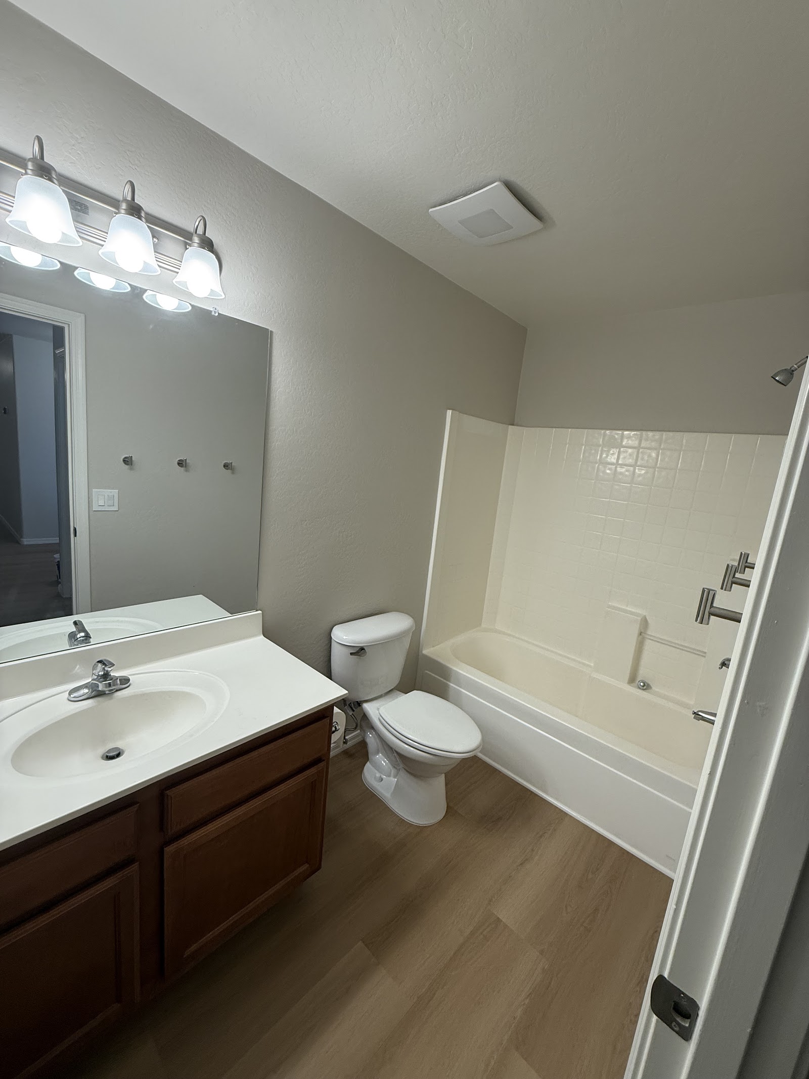 Evolution Restoration & Renovation - Water Mitigation Phoenix work photo