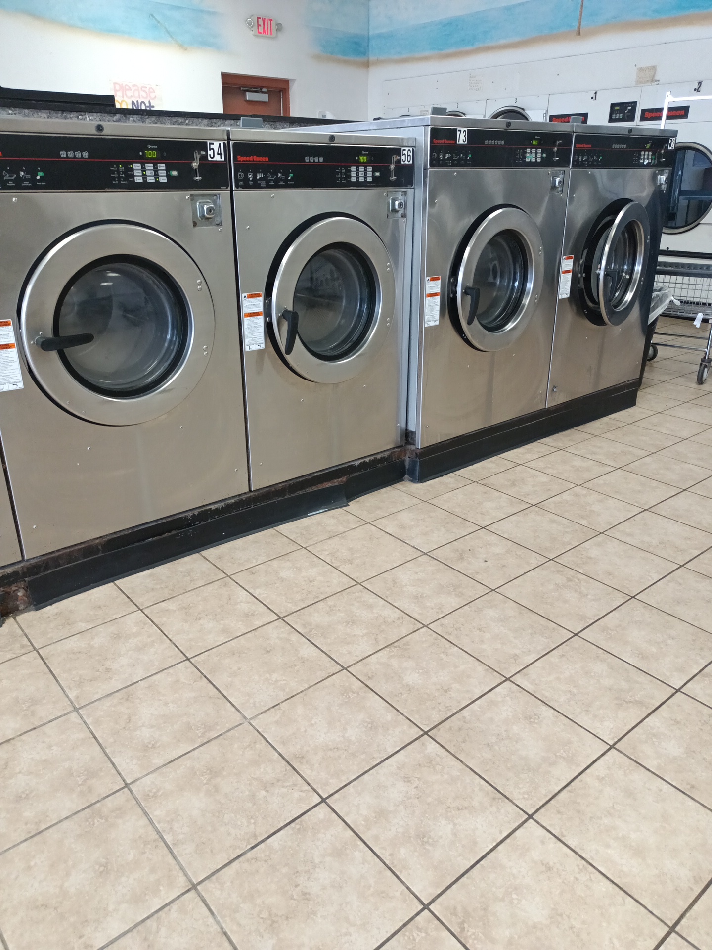 Extremely Clean Laundromat work photo