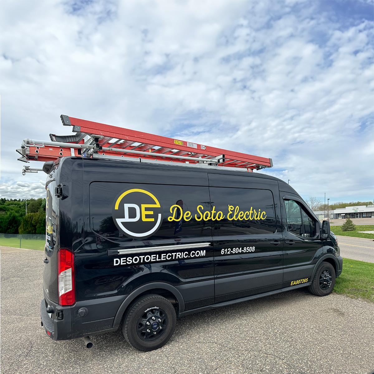 DE SOTO ELECTRIC LLC cover photo