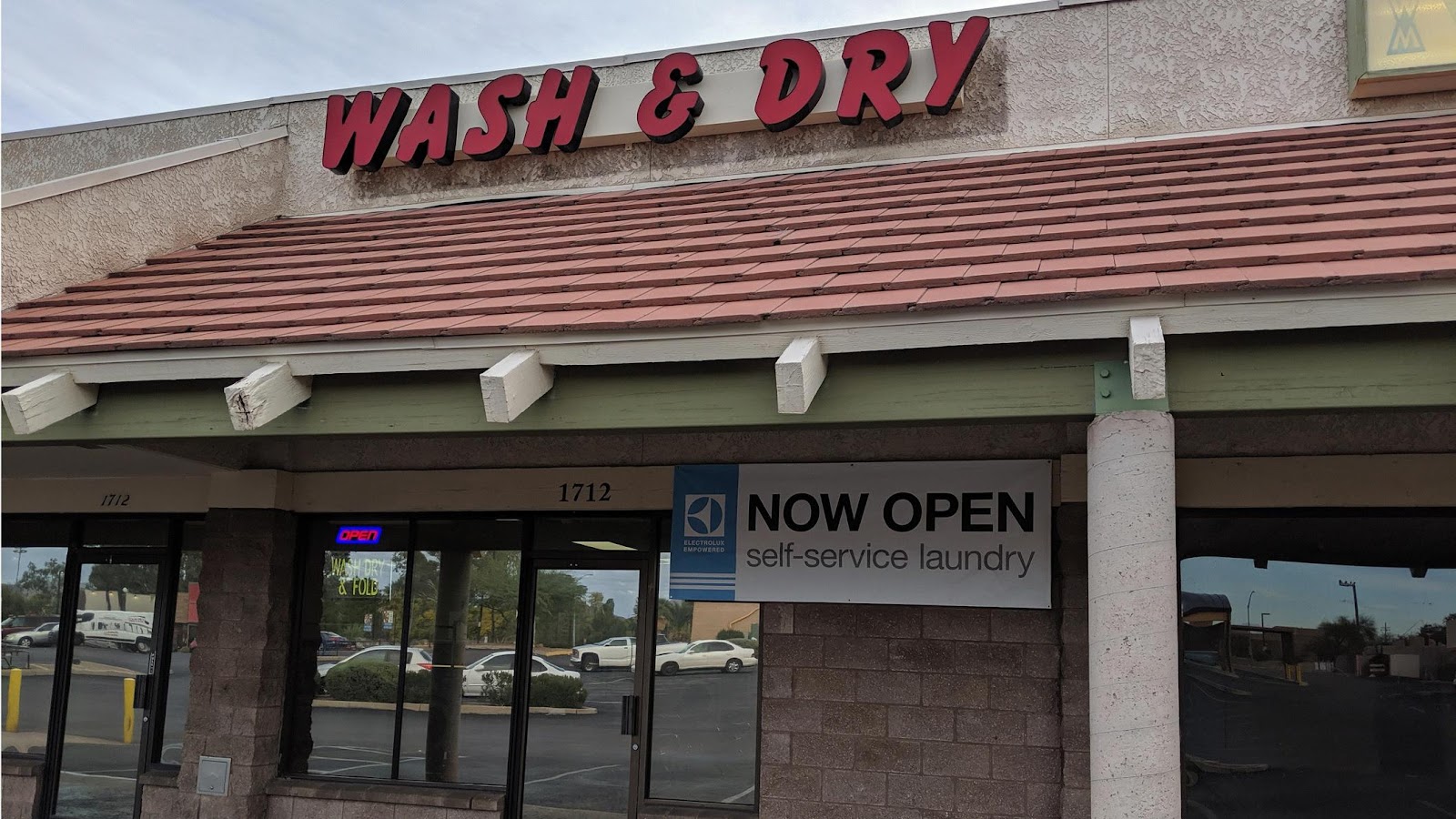 Wash & Dry Laundromat cover photo