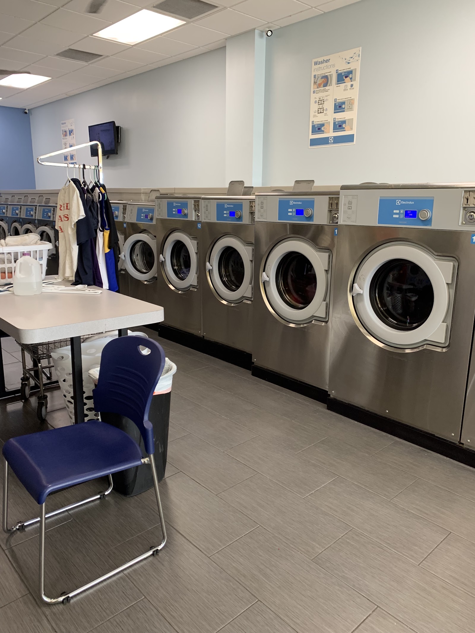 Wash & Go Laundromat cover photo