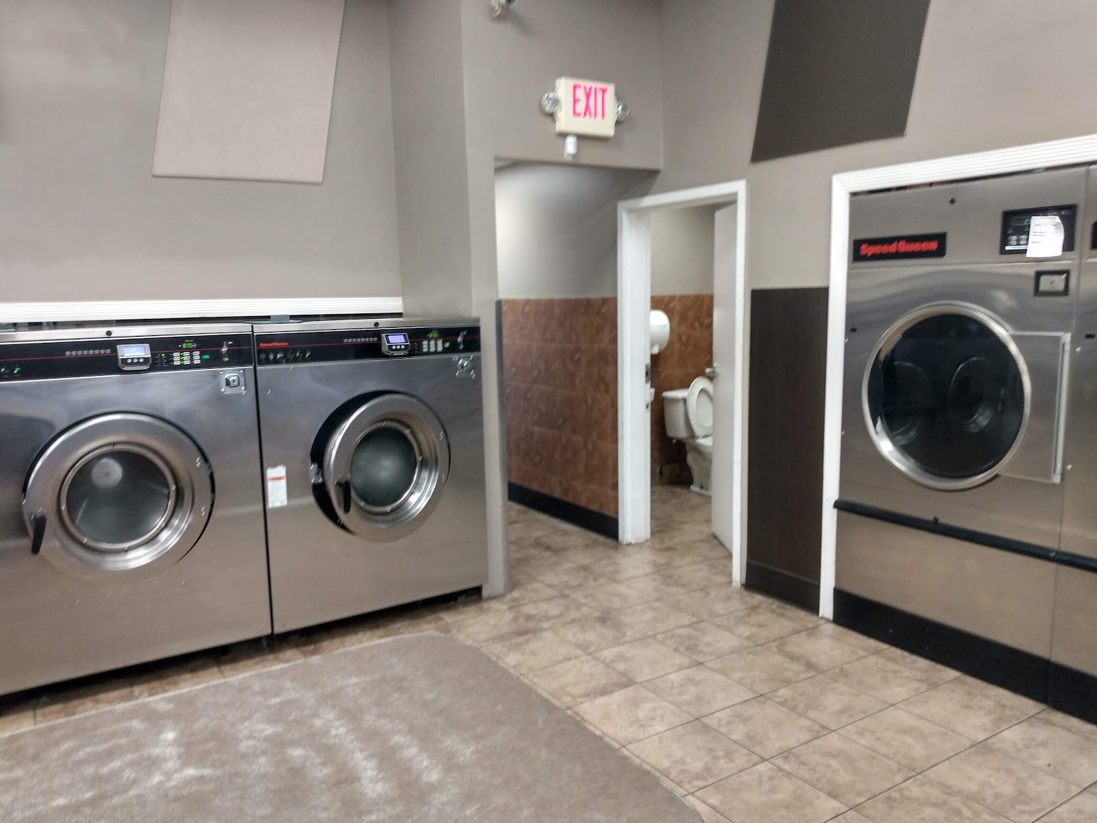 Laundry & Tan Connection work photo