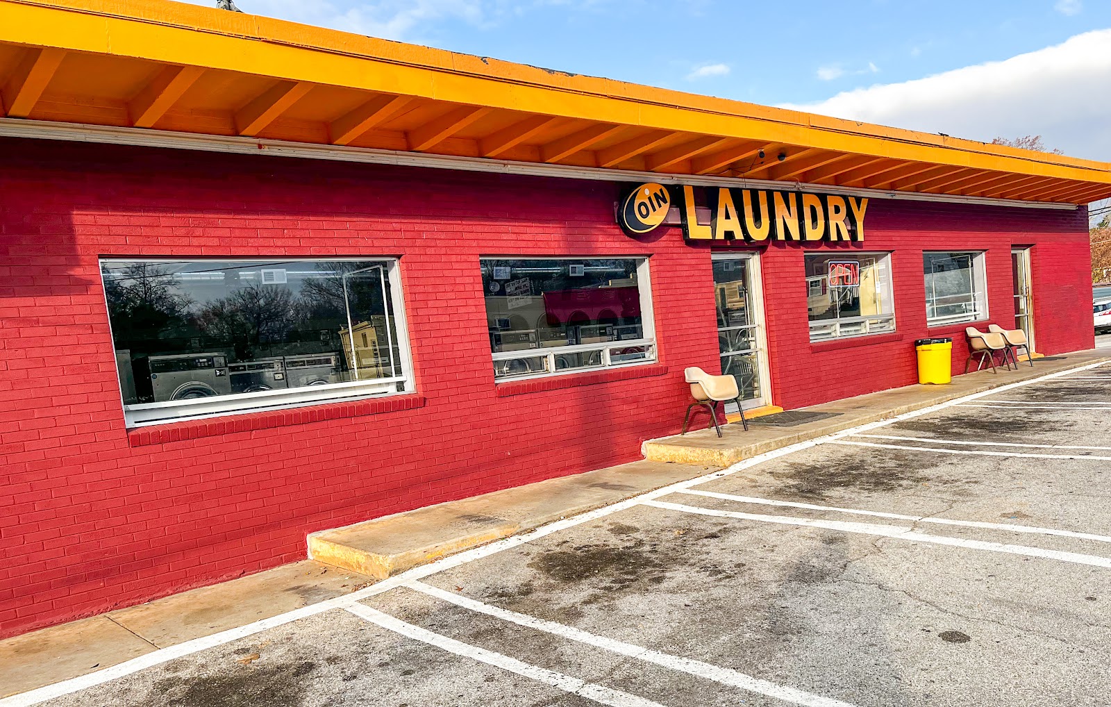 Lava Laundry Lavanderia - Laundromat cover photo