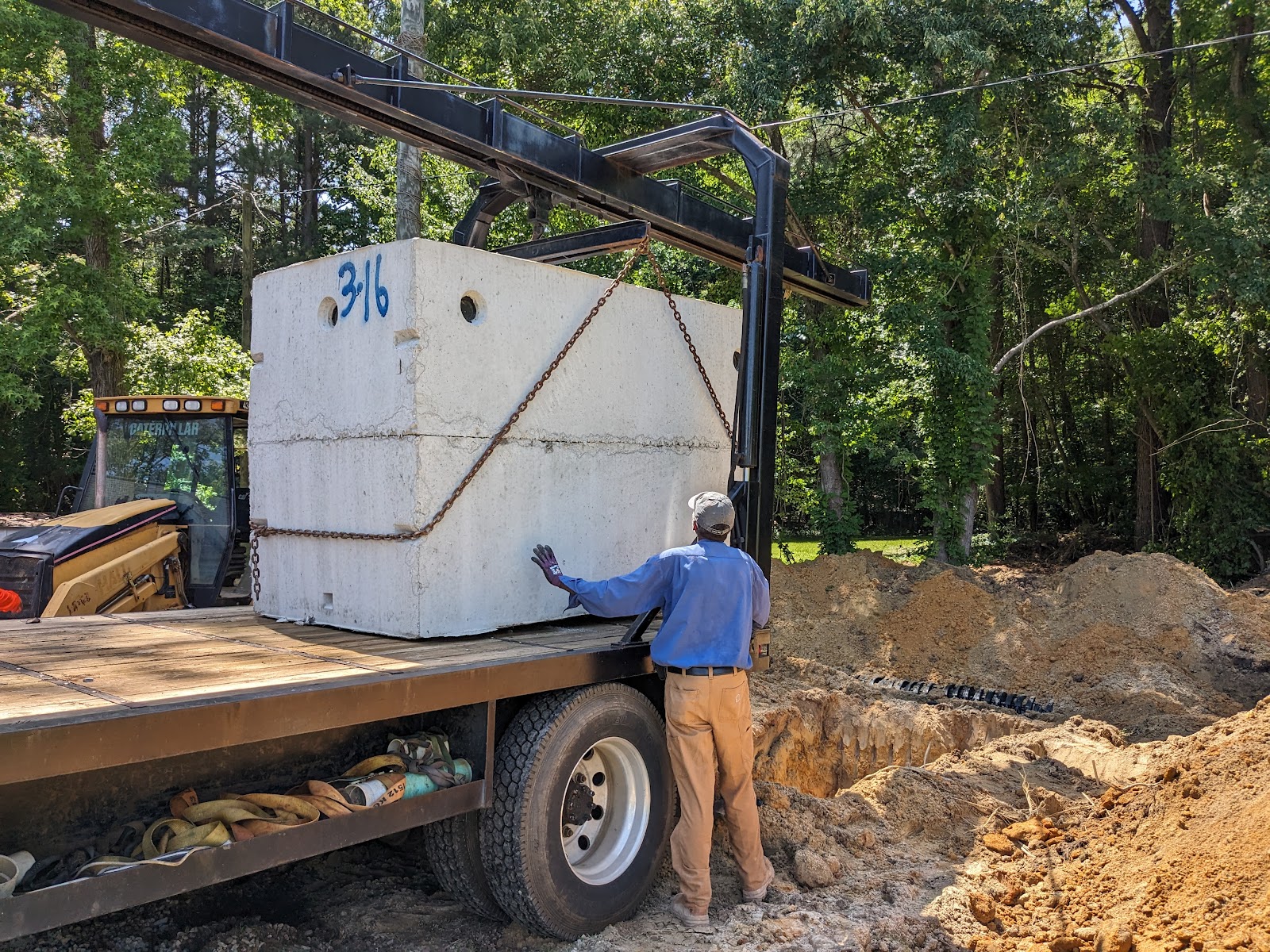 Holt's Construction And Septic Tank Service cover photo